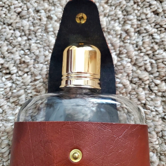 Vintage Flask🍸🍷🍹 - Picture 9 of 11